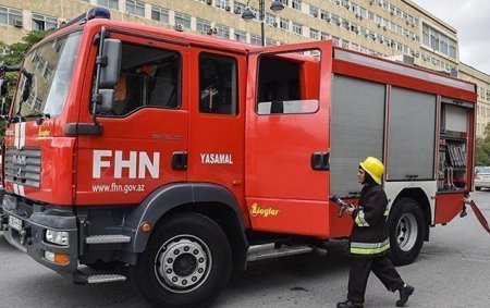 Bakıda yaşayış binasında yanğın oldu