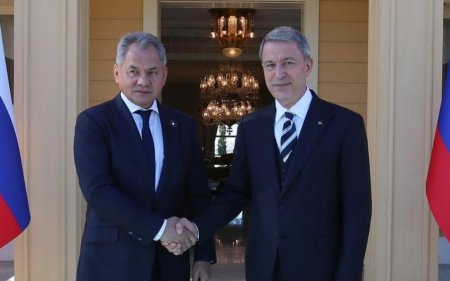 Hulusi Akar və Sergey Şoyqu arasında telefon danışığı olub