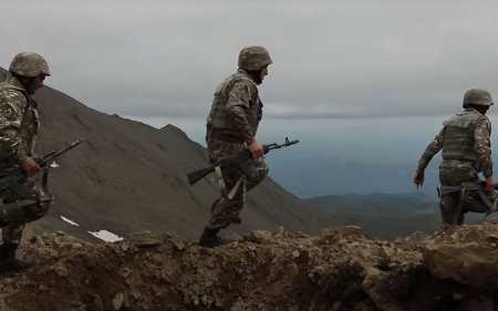 Separatçıların “məmurları” döyüş bölgəsindən qaçır