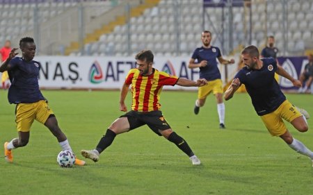 Türkiyə klubu ölkəyə qayıtmayan futbolçunun müqaviləsini ləğv etdi