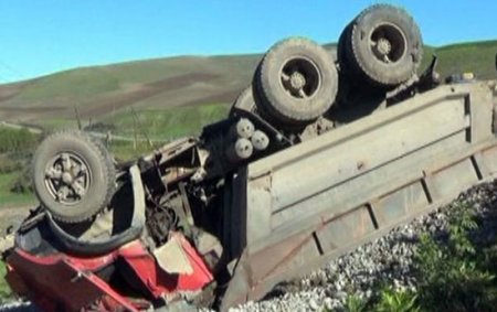 Zəngilanda yük maşını aşdı - sürücü öldü