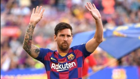 Messi rəqib futbolçunu təhqir etdi