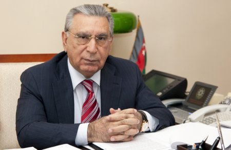 Ramiz Mehdiyev alimlərdən imtahan götürəcək