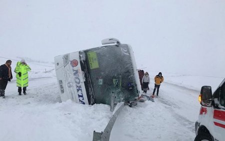 Türkiyə klubunun avtobusu aşıb