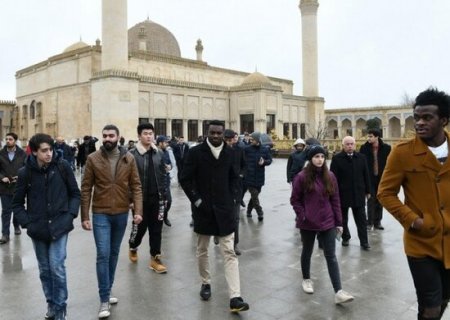 Azərbaycanda iş icazəsi olan əcnəbilərin sayı AÇIQLANDI