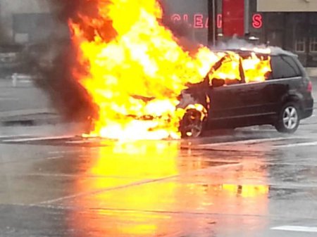 Qaradağda “Opel” markalı maşın yanıb