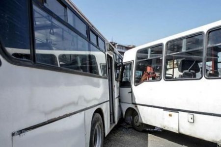 Bakıda iki avtobus toqquşub, xəsarət alanlar var