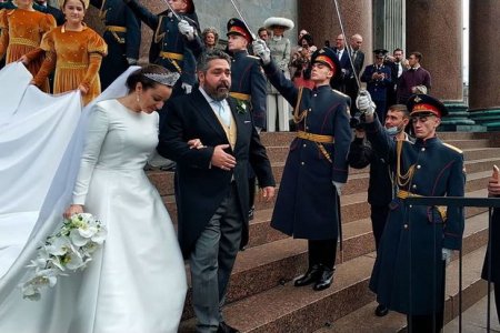 Romanovlar sülaləsindən olan şəxsin toyunda hərbi fəxri qarovul da olub: İstintaq başladı - FOTO