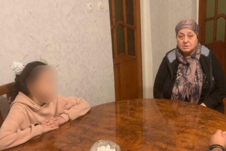 Bakıda azyaşlı qızı məktəbdən çıxarkən maşına mindirərək oğurlamaq istədilər - FOTO