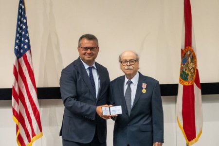 ABŞ-ın məşhur azərbaycanlı alimi yubiley medalı ilə təltif olunub - FOTO