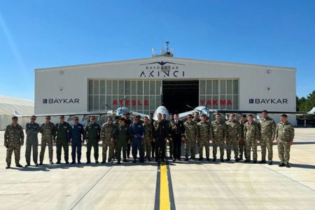 Azərbaycan hərbçiləri “AKINCI”nı idarə etməyi öyrəniblər - FOTO