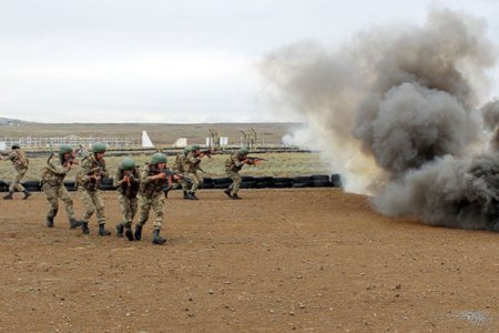 Baş Qərargah rəisi Quru Qoşunlarında olub, xidməti müşavirə keçirib - FOTO