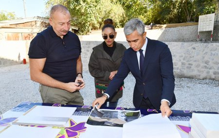 Prezidentlə xanımı Şuşada bir sıra obyektlərdə işlərin gedişi ilə tanış oldular - Fotolar