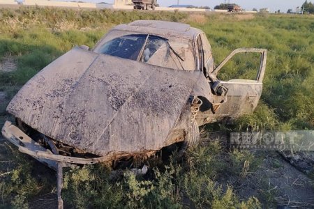 Kürdəmirdə BMW yoldan çıxaraq aşdı: Xəsarət alanlar var - FOTO