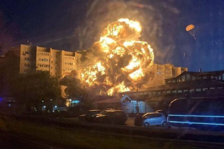 Rusiyada hərbi təyyarə yaşayış binasına çırpıldı - Video+Yenilənib