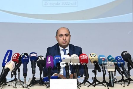 Emin Əmrullayev: “Elm və Təhsil Nazirliyinin tabeliyində 16 min boş yer var”